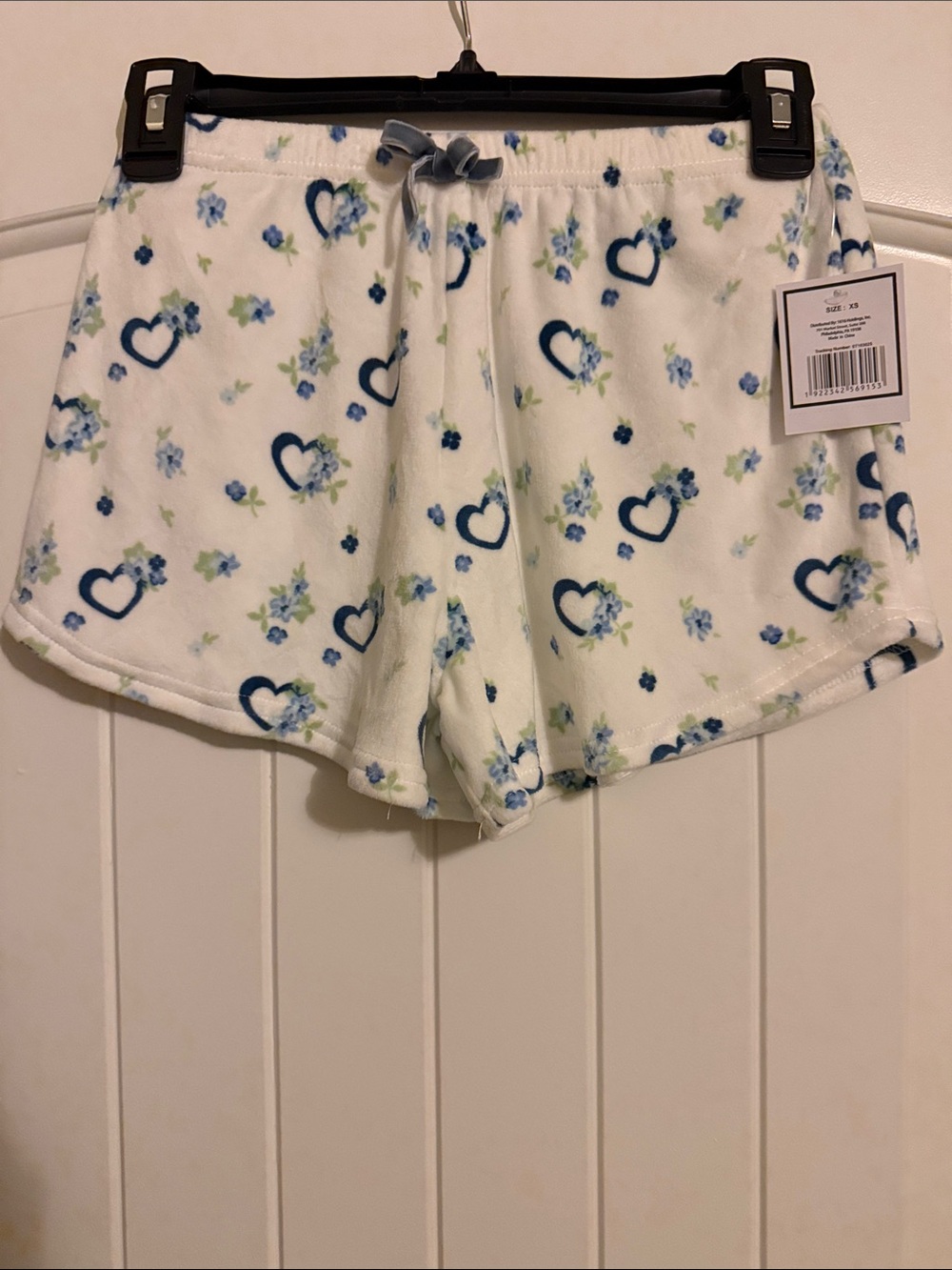 Women's White Plush Lounge Shorts with Blue Heart Print
